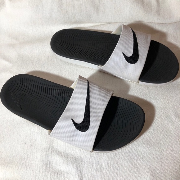 Nike White Sliders Kids Size 6Y - Picture 3 of 6